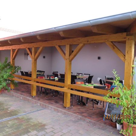 Gasthaus Und Pension Zum Biber Steckby Esterno foto